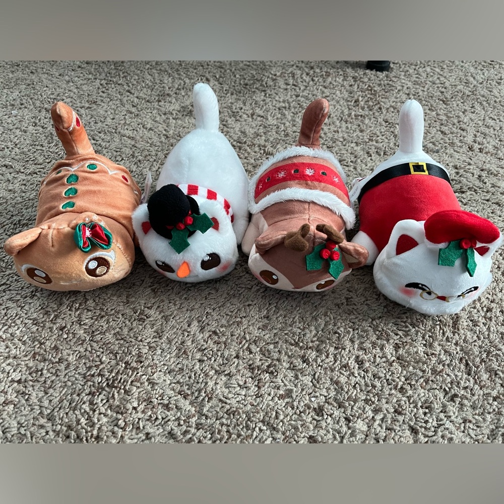 Aphmau Meemeows 2024 Target Christmas Holiday 6” Plush Complete Set of 4